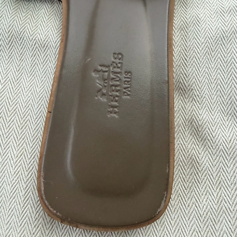 Hermes Etoupe Oran Slide Sandals - Women's Leather Slip-On - Picture 7 of 7